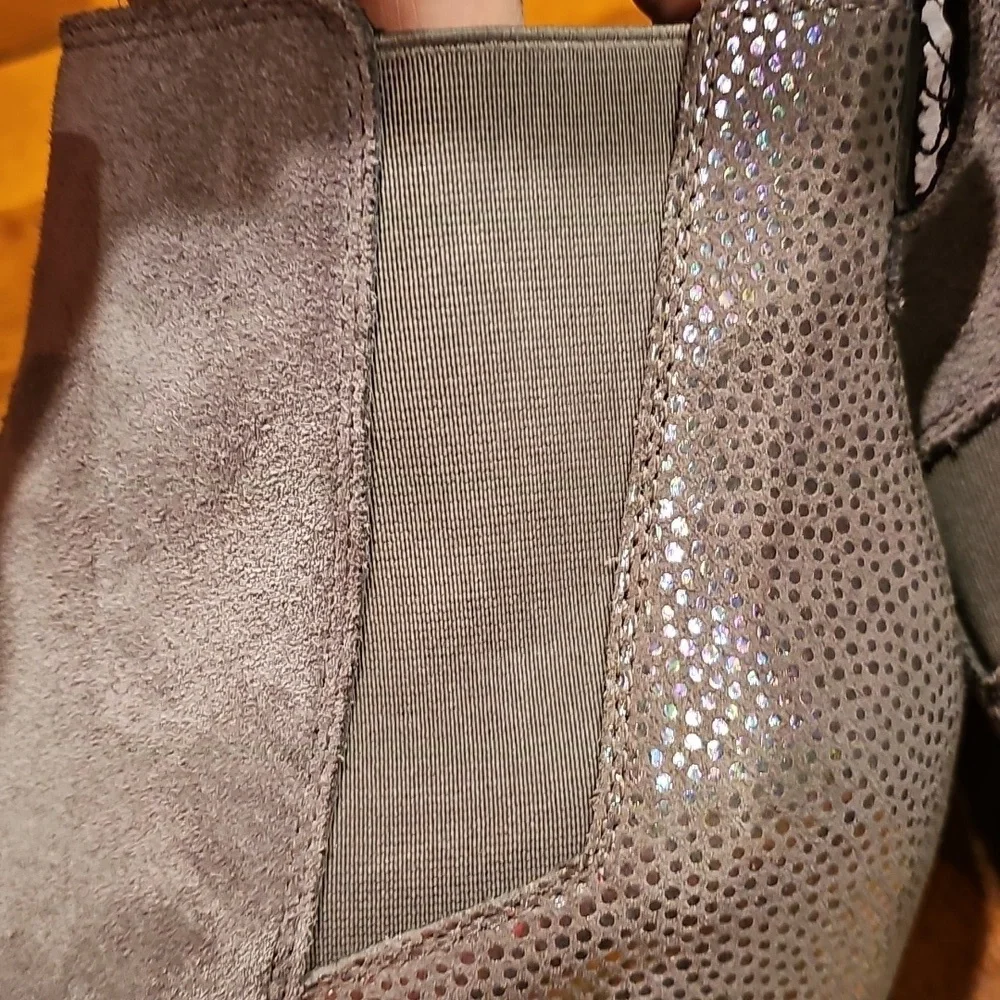 SOREL Joan Of Artic Wedge Boots. Youth girls sz 4! Gray with Metallic Details!